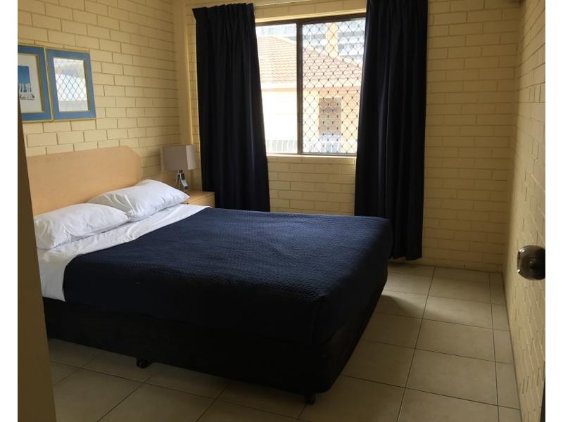 215/132 Marine Parade, Southport QLD 4215