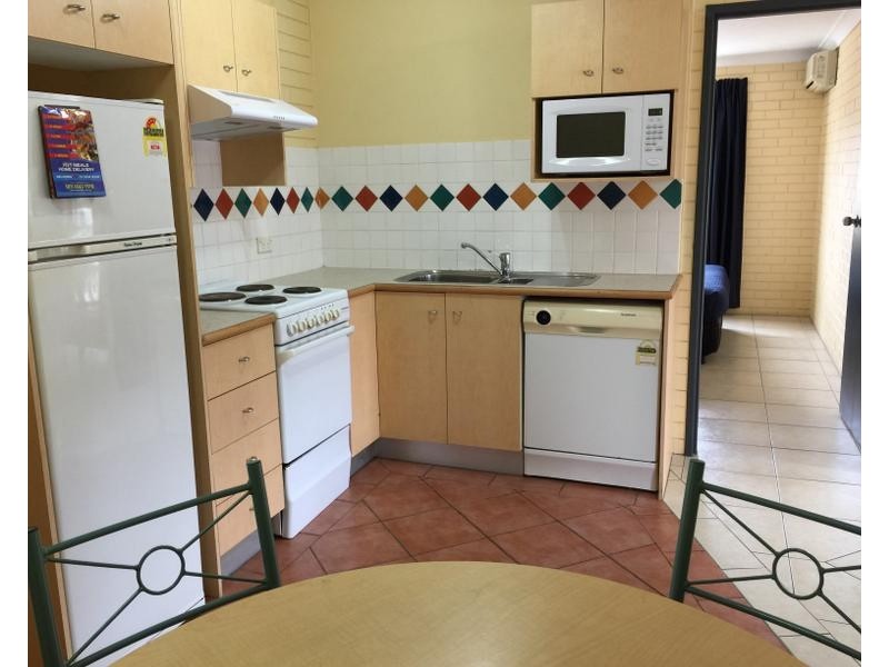 215/132 Marine Parade, Southport QLD 4215