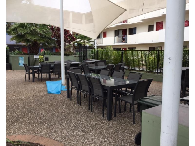 215/132 Marine Parade, Southport QLD 4215