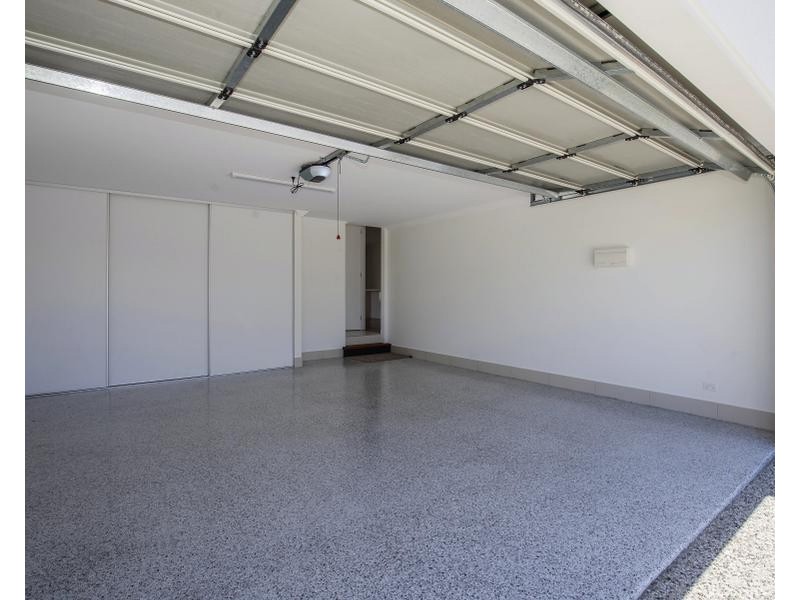 102 Stradbroke Street, Runaway Bay QLD 4216