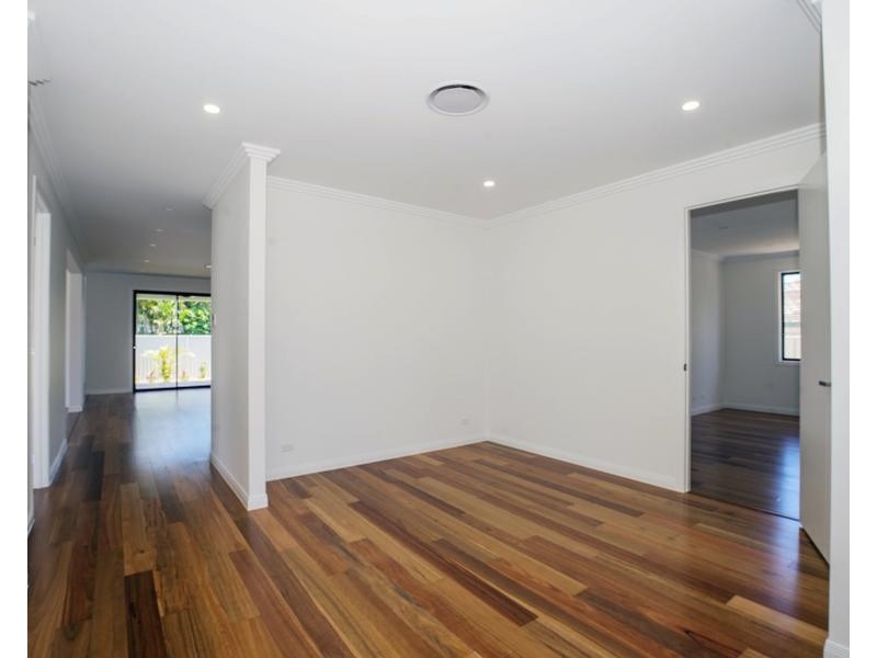 102 Stradbroke Street, Runaway Bay QLD 4216