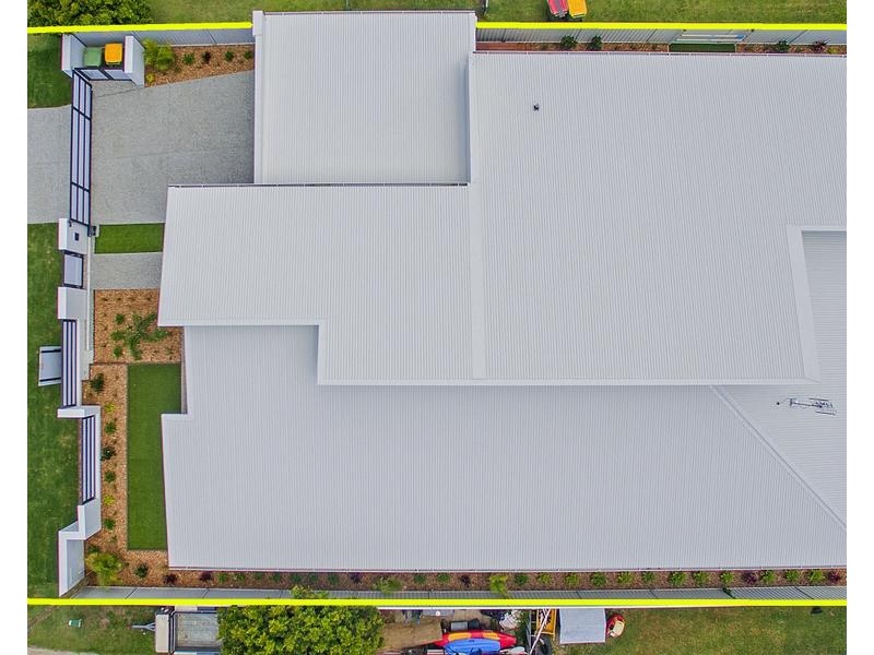 102 Stradbroke Street, Runaway Bay QLD 4216