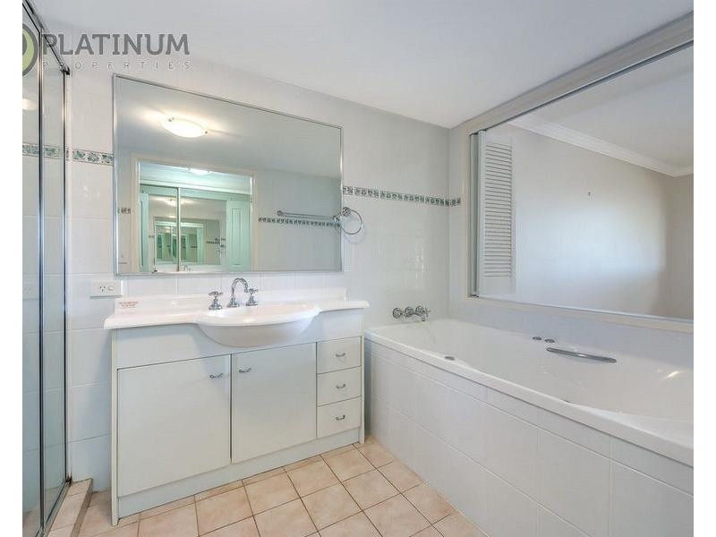 13/82 Limetree Parade, Runaway Bay QLD 4216