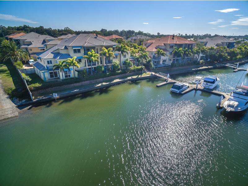 13/82 Limetree Parade, Runaway Bay QLD 4216