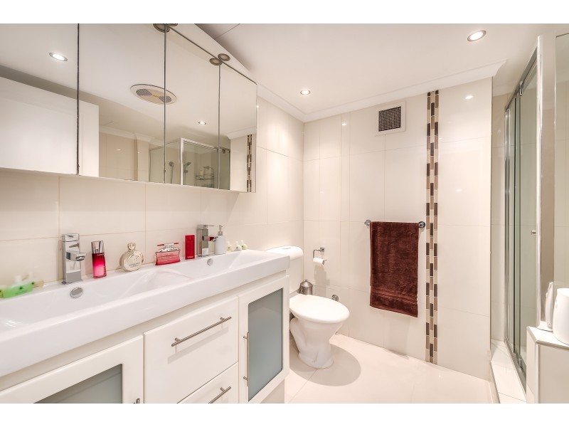 75/2940 Gold Coast Hwy, Surfers Paradise QLD 4217