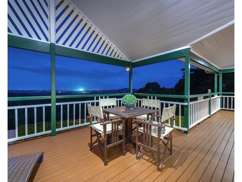 24 Pemberton Close, Mount Nathan QLD 4211
