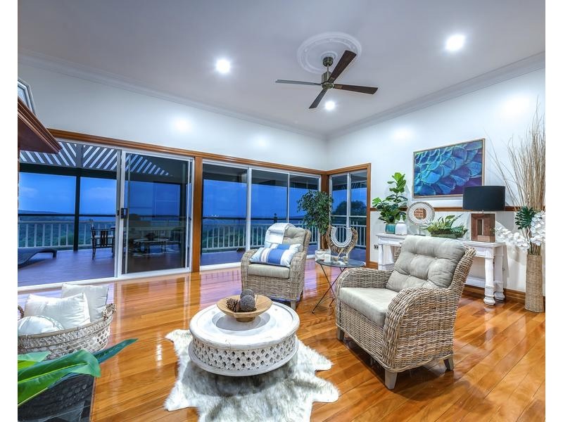 24 Pemberton Close, Mount Nathan QLD 4211