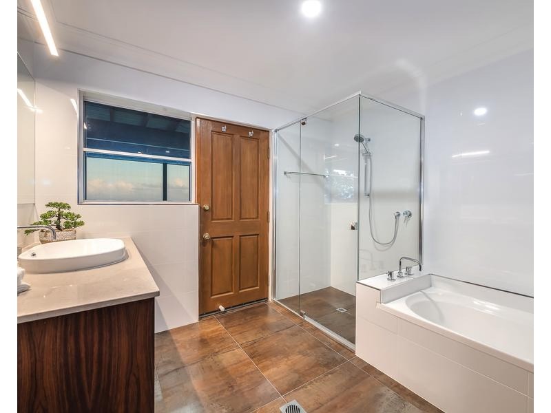 24 Pemberton Close, Mount Nathan QLD 4211