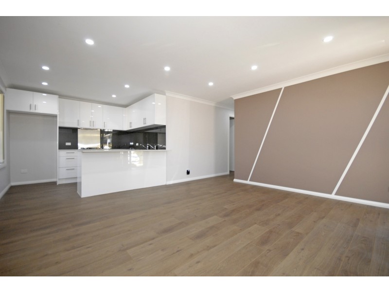 11 Moxhams Road, Northmead NSW 2152