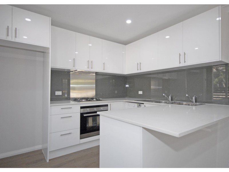 11 Moxhams Road, Northmead NSW 2152