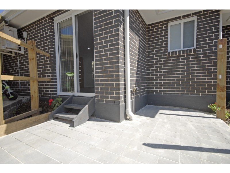 11 Moxhams Road, Northmead NSW 2152