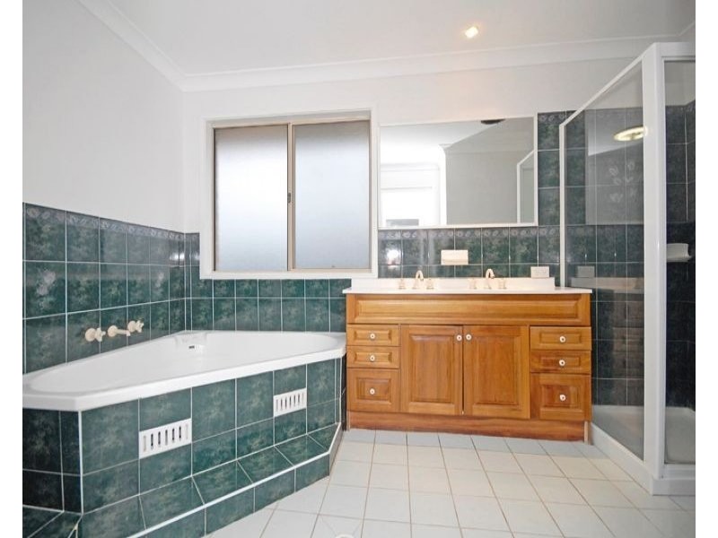 6 Cornwall Place, Bella Vista NSW 2153