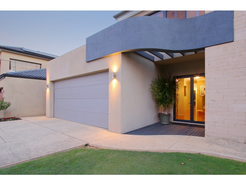 59 McLean St, Melville WA 6156