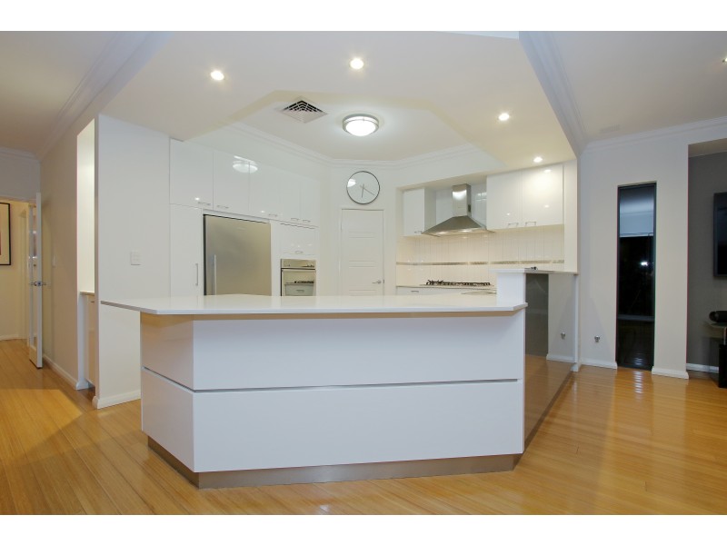 59 McLean St, Melville WA 6156