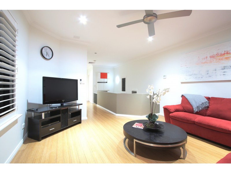 59 McLean St, Melville WA 6156