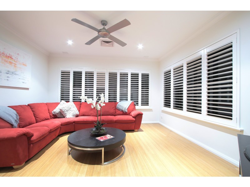 59 McLean St, Melville WA 6156