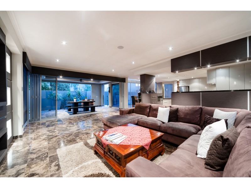 14 Orsino Boulevard, North Coogee WA 6163