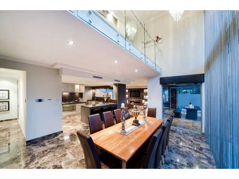 14 Orsino Boulevard, North Coogee WA 6163