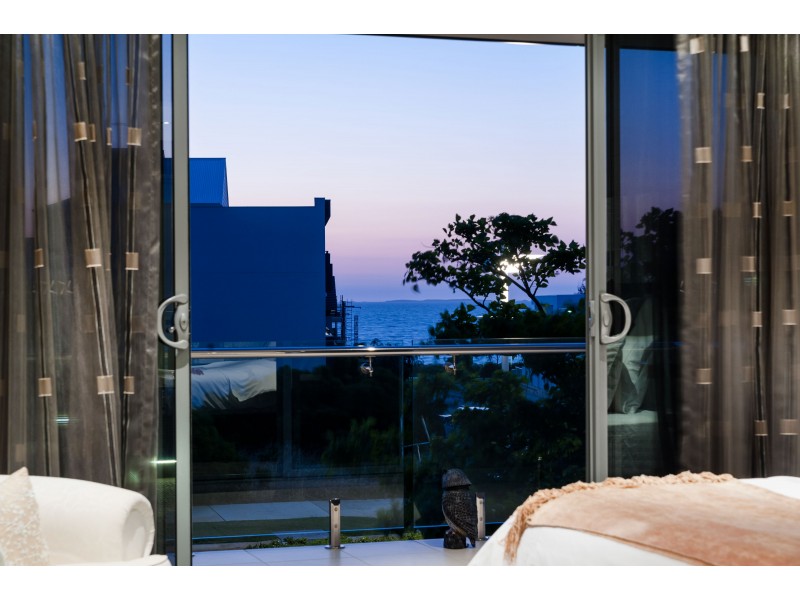 14 Orsino Boulevard, North Coogee WA 6163