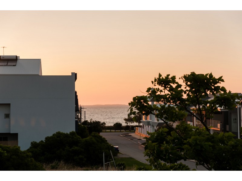 14 Orsino Boulevard, North Coogee WA 6163