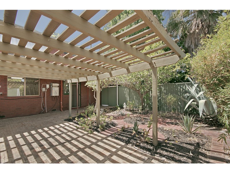 8 Boona Court, Karawara WA 6152