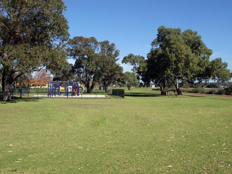 35 Dunkley Avenue, Applecross WA 6153