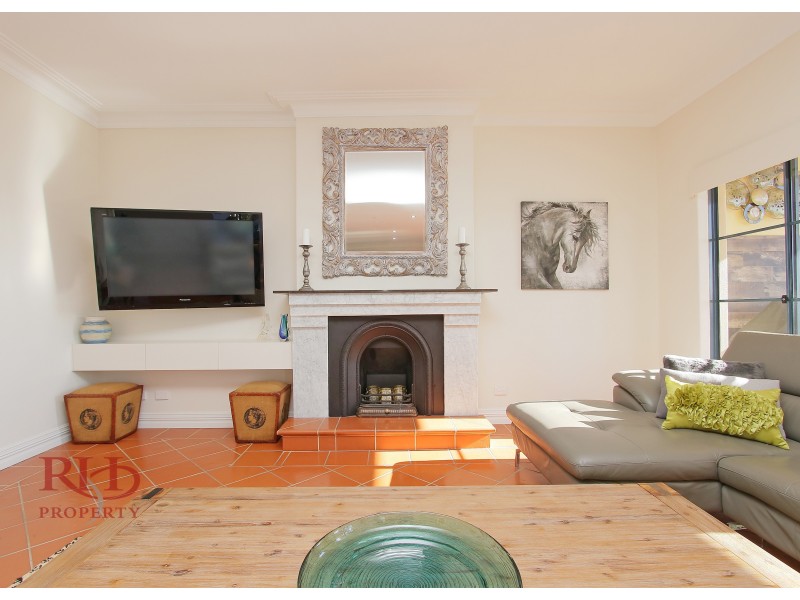 44 DONEY STREET, Alfred Cove WA 6154