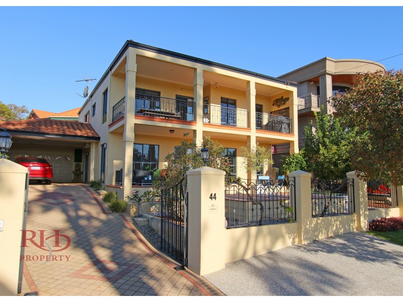 44 DONEY STREET, Alfred Cove WA 6154