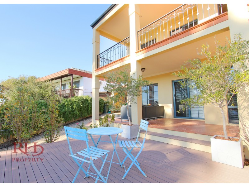 44 DONEY STREET, Alfred Cove WA 6154