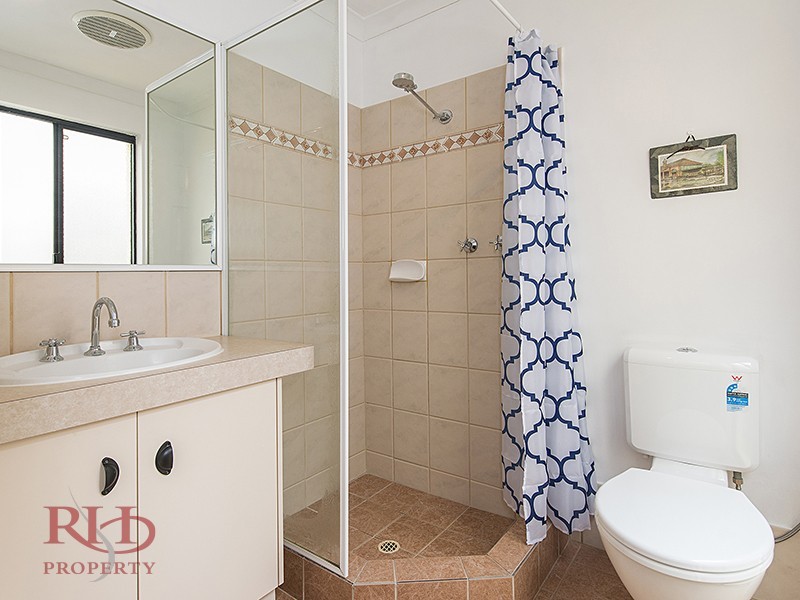 1/9 Groves Avenue, Attadale WA 6156