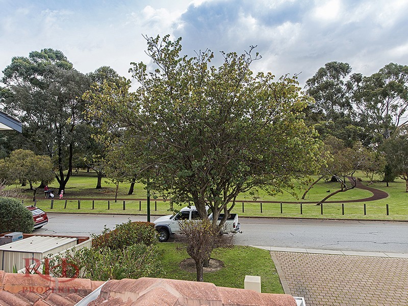 1/9 Groves Avenue, Attadale WA 6156