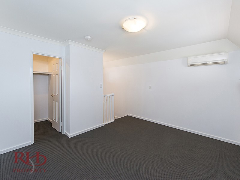 1/9 Groves Avenue, Attadale WA 6156