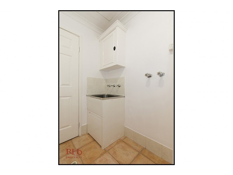 1/9 Groves Avenue, Attadale WA 6156