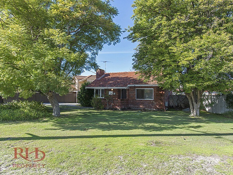 36 FARNHAM STREET, Bentley WA 6102
