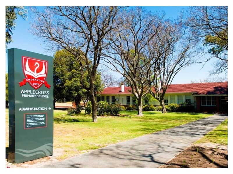 22 GAIRLOCH STREET, Applecross WA 6153