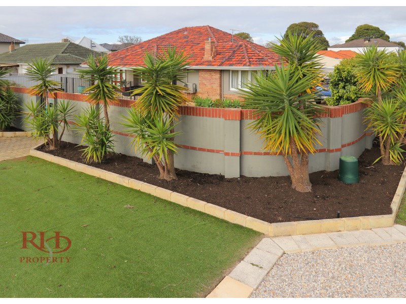 17 BEDFORD ROAD, Ardross WA 6153