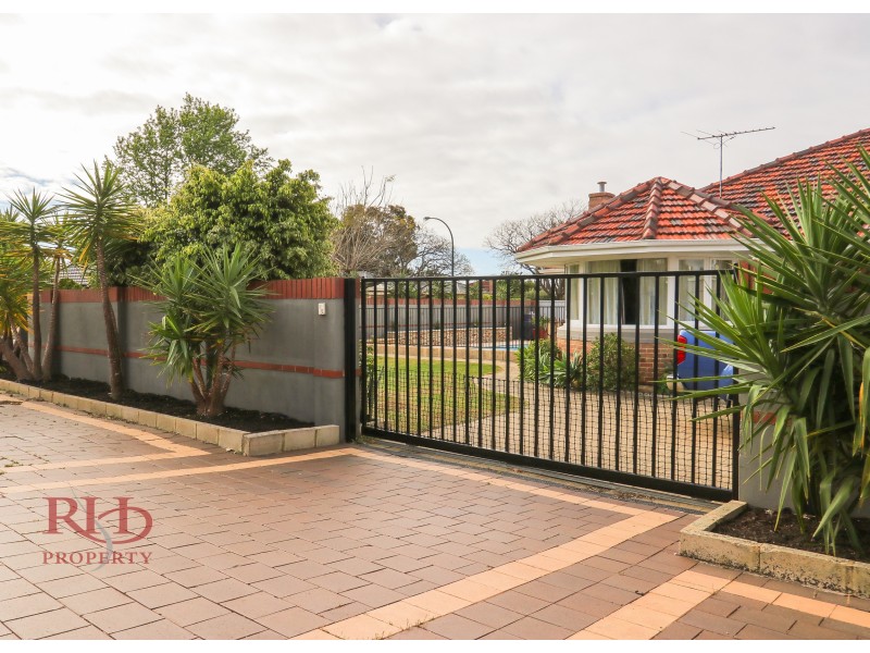 17 BEDFORD ROAD, Ardross WA 6153