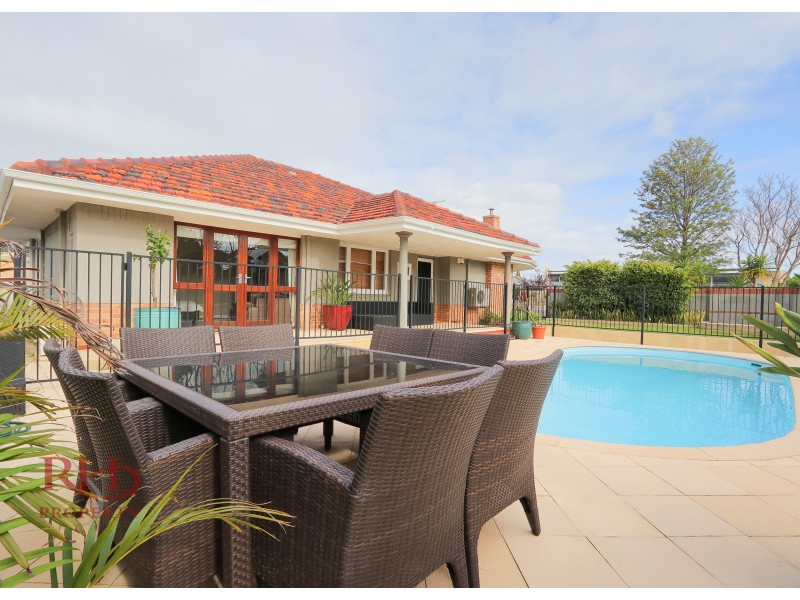 17 BEDFORD ROAD, Ardross WA 6153