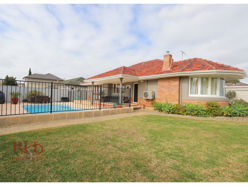 17 BEDFORD ROAD, Ardross WA 6153