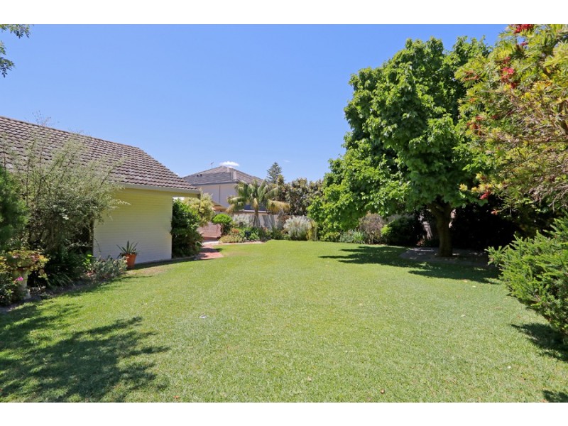 1 GROSSE ROAD, Applecross WA 6153