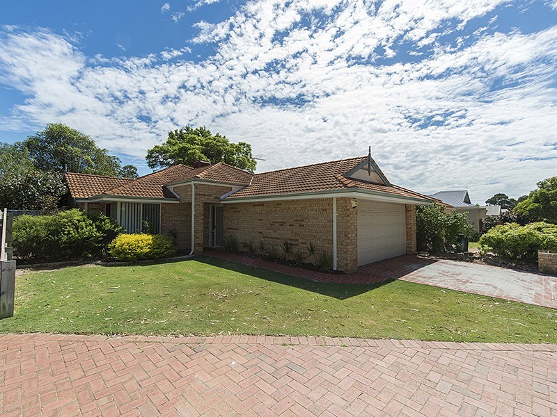 2 Hope Avenue, Salter Point WA 6152