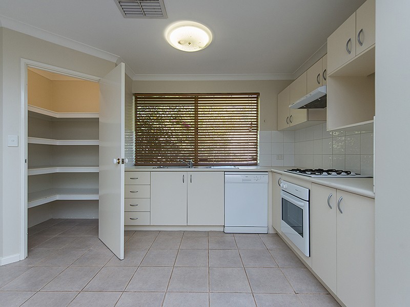2 Hope Avenue, Salter Point WA 6152