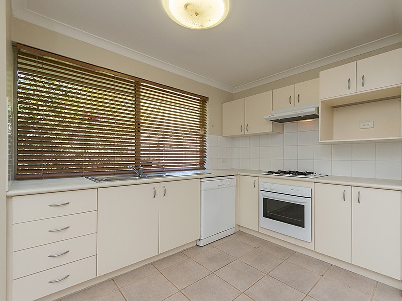 2 Hope Avenue, Salter Point WA 6152
