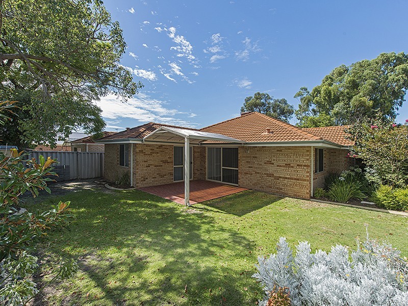 2 Hope Avenue, Salter Point WA 6152