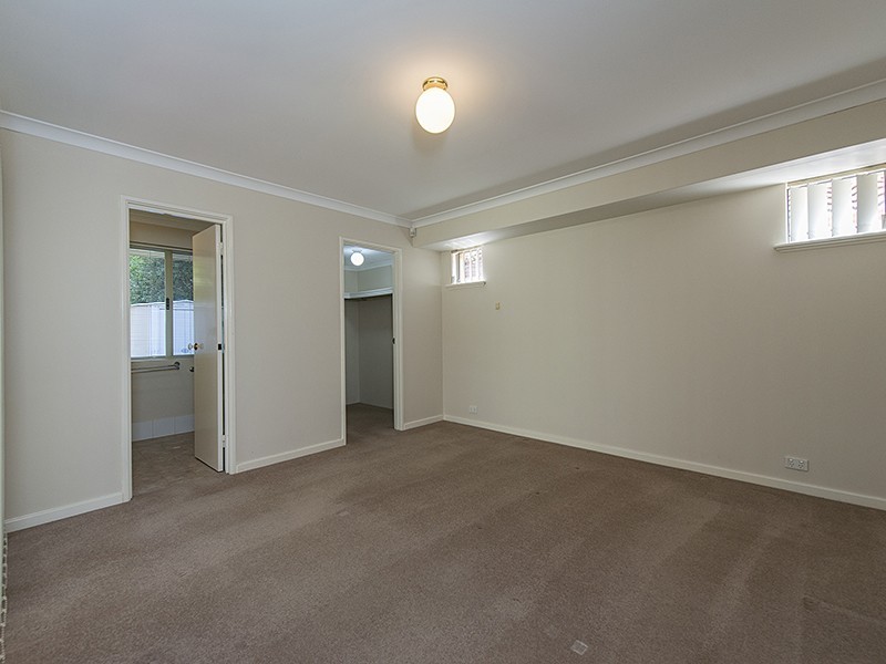 2 Hope Avenue, Salter Point WA 6152