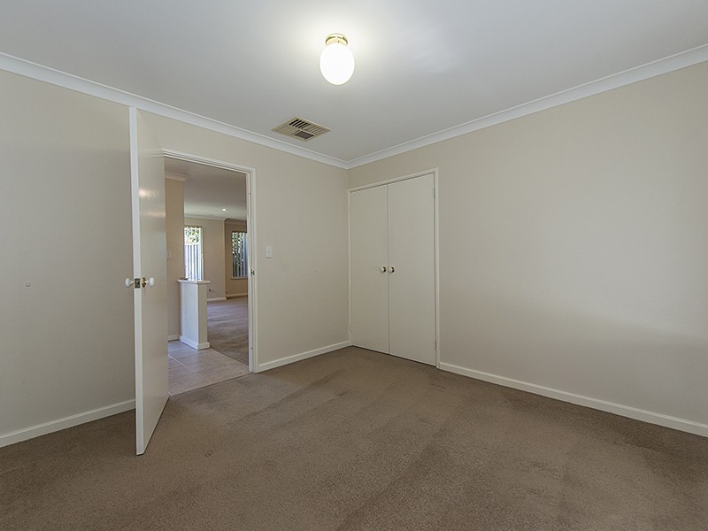 2 Hope Avenue, Salter Point WA 6152