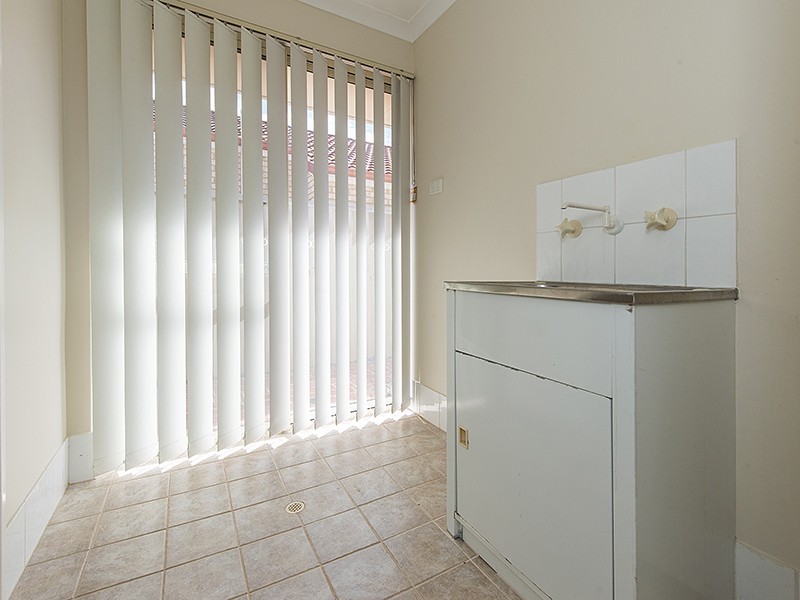 2 Hope Avenue, Salter Point WA 6152