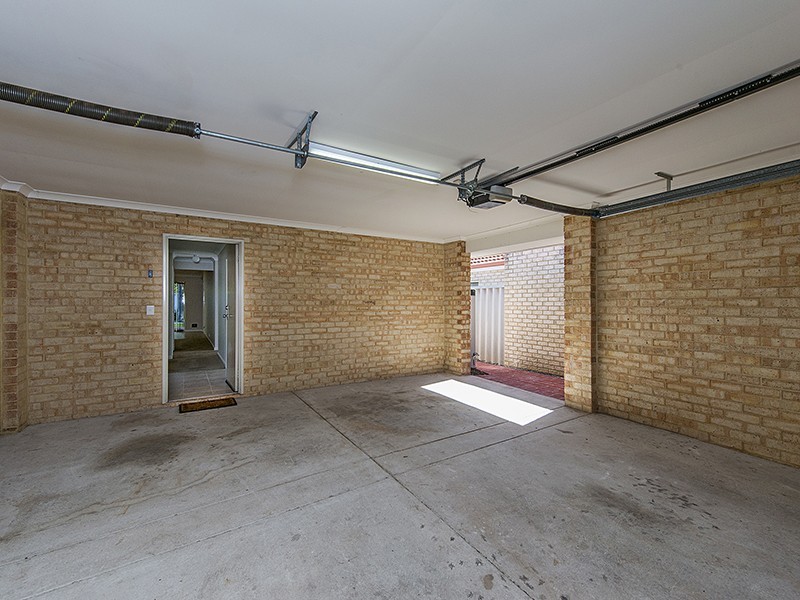 2 Hope Avenue, Salter Point WA 6152