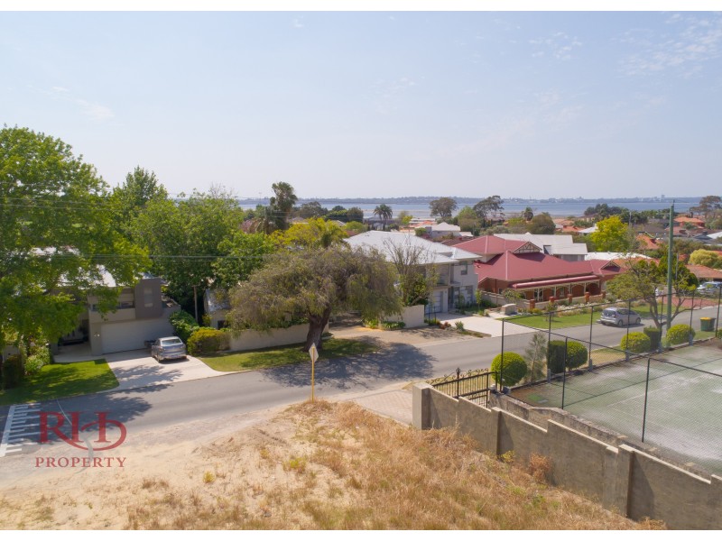 36 & 36A Doney Street, Alfred Cove WA 6154
