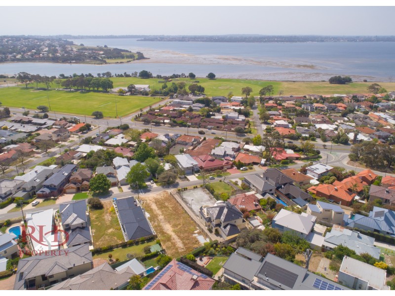 36 & 36A Doney Street, Alfred Cove WA 6154